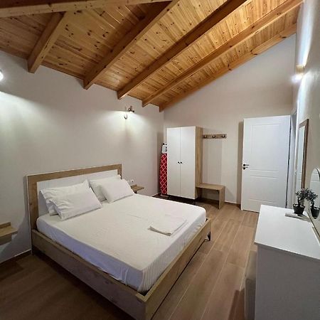 Amazing Familiar Apartments And Rooms Саранда Экстерьер фото