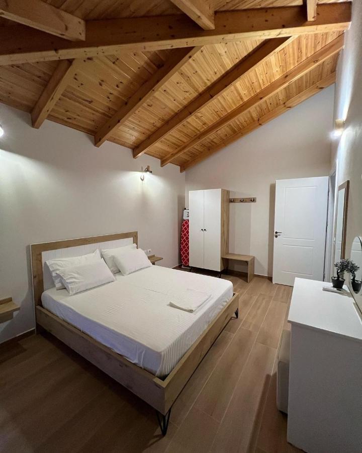 Amazing Familiar Apartments And Rooms Саранда Экстерьер фото