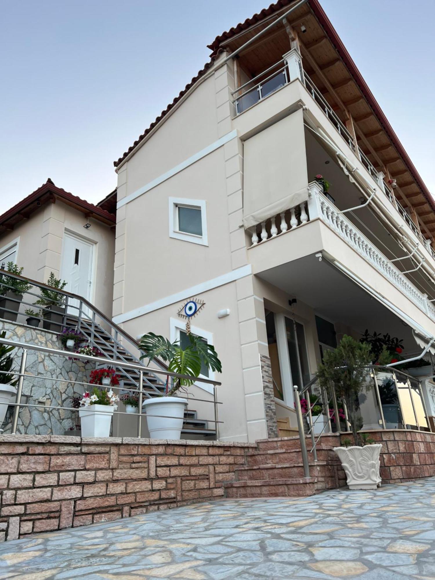 Amazing Familiar Apartments And Rooms Саранда Экстерьер фото