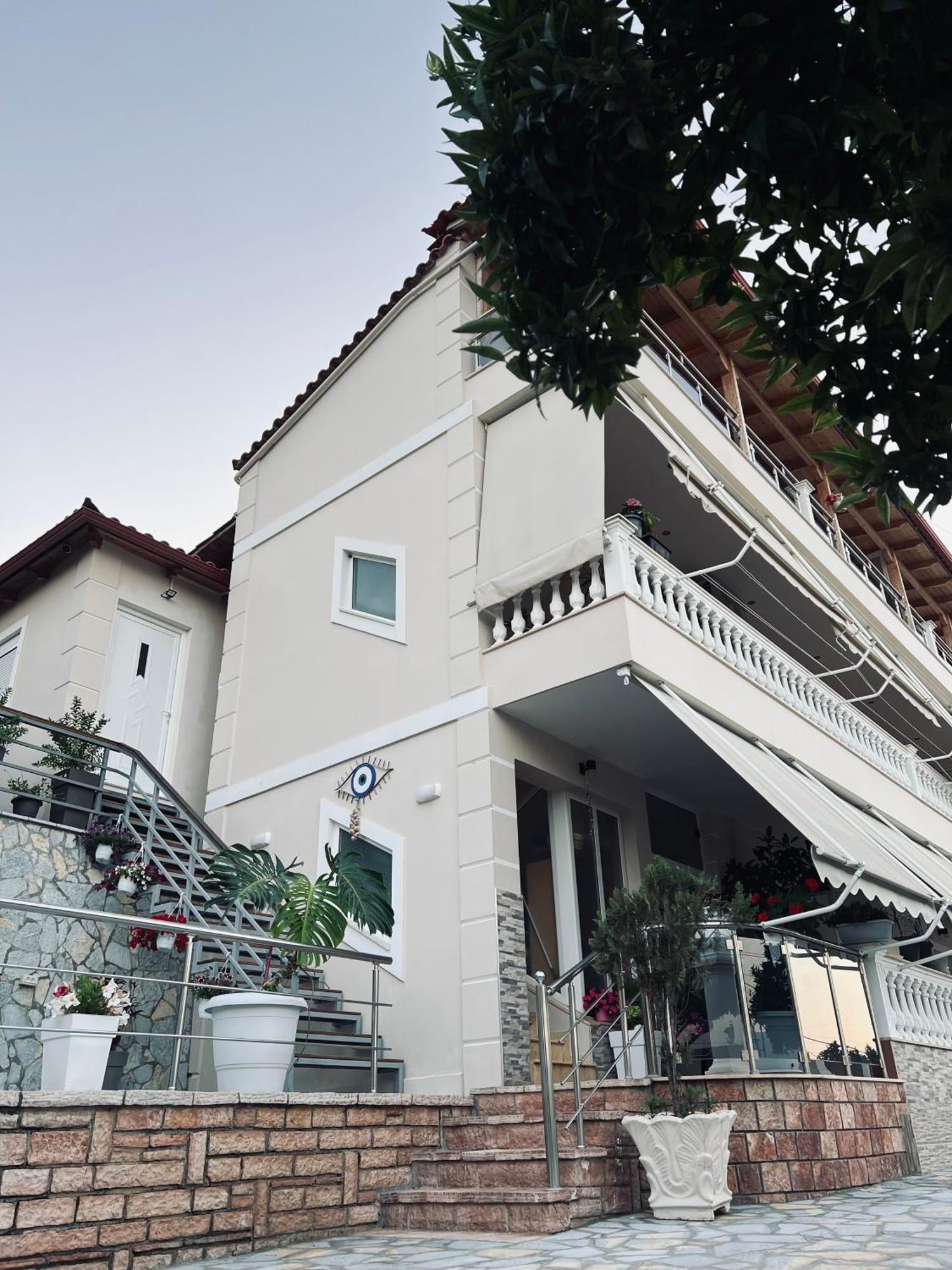 Amazing Familiar Apartments And Rooms Саранда Экстерьер фото